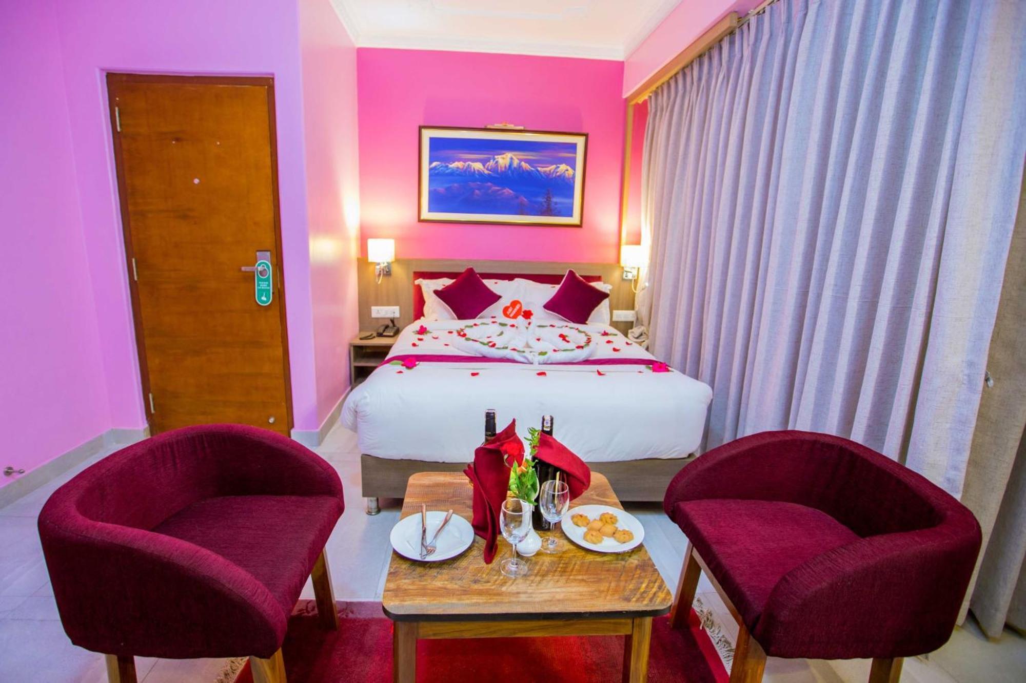 Hotel Task International Pokhara Exterior foto